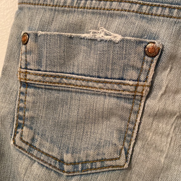 Gently Worn Women’s Size 4 Distressed Banana Republic Denim Jeans - Picture 9 of 15